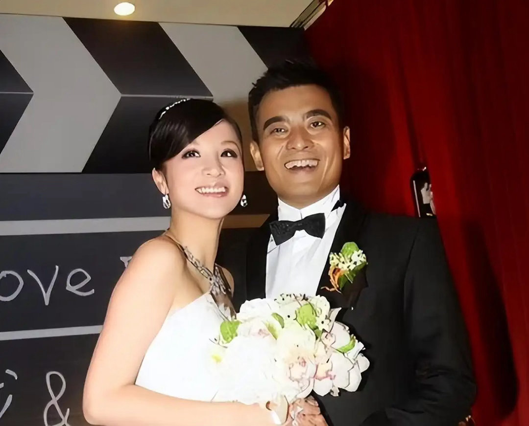 他是上影副团长，与年轻10岁女演员15天闪婚，儿子随母姓，如今已成骄傲 ​
