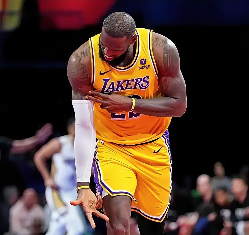 成也詹姆斯，败也詹姆斯！湖人和火箭的季后赛G4，湖人以96：115不敌...