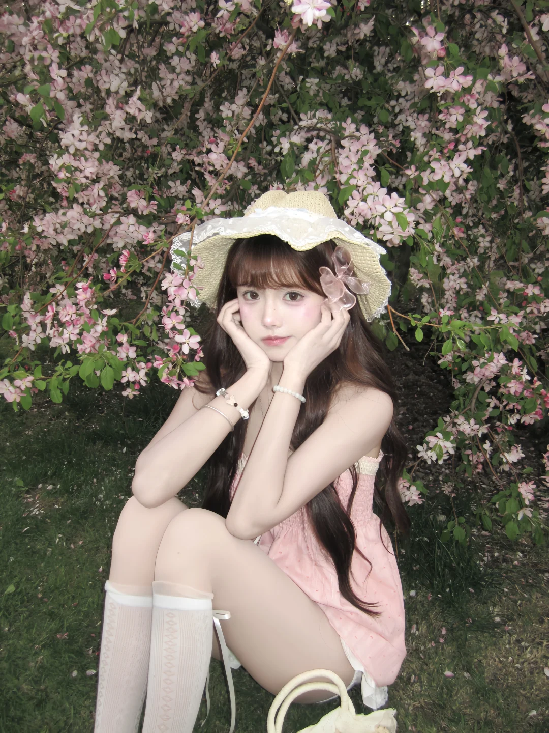 ‧₊˚ꕤ･ℝ𝕠𝕥𝕒𝕥𝕚𝕟𝕘 𝕊𝕒𝕜𝕦𝕣𝕒♡.⋆⁺