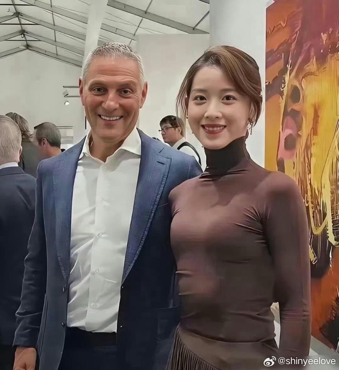 怎么感觉章泽天的面相也变了呢 ​
