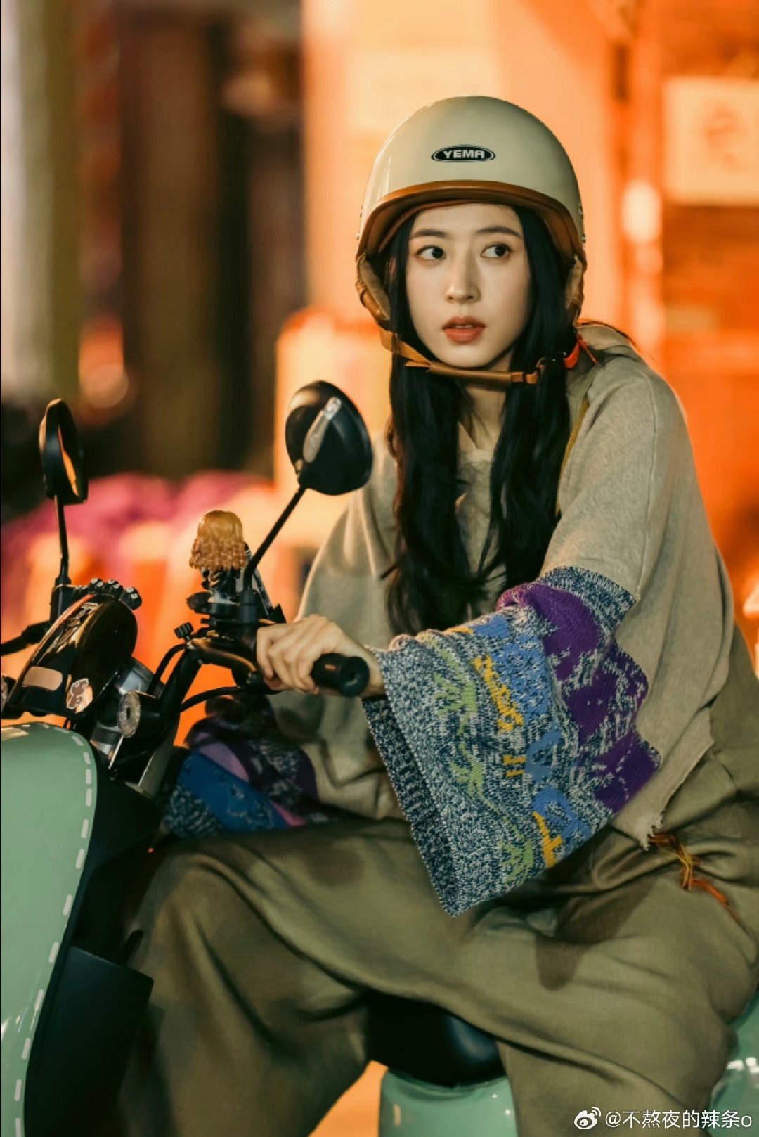 单曲循环🔂俩天 哼唱俩天 检验结果：只唱前四句 果然我在这方面毫无天赋 [允悲] 好想庄洁呀好想周雨彤这神秘女子 #周雨彤[超话]# ​