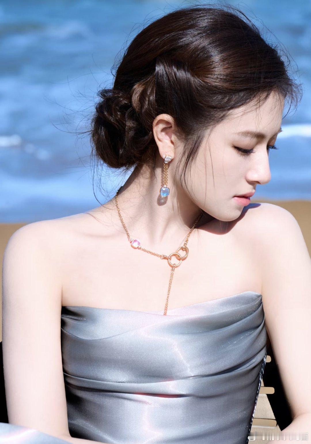 #李兰迪[超话]#
 晚安[兔子][兔子][兔子] ​