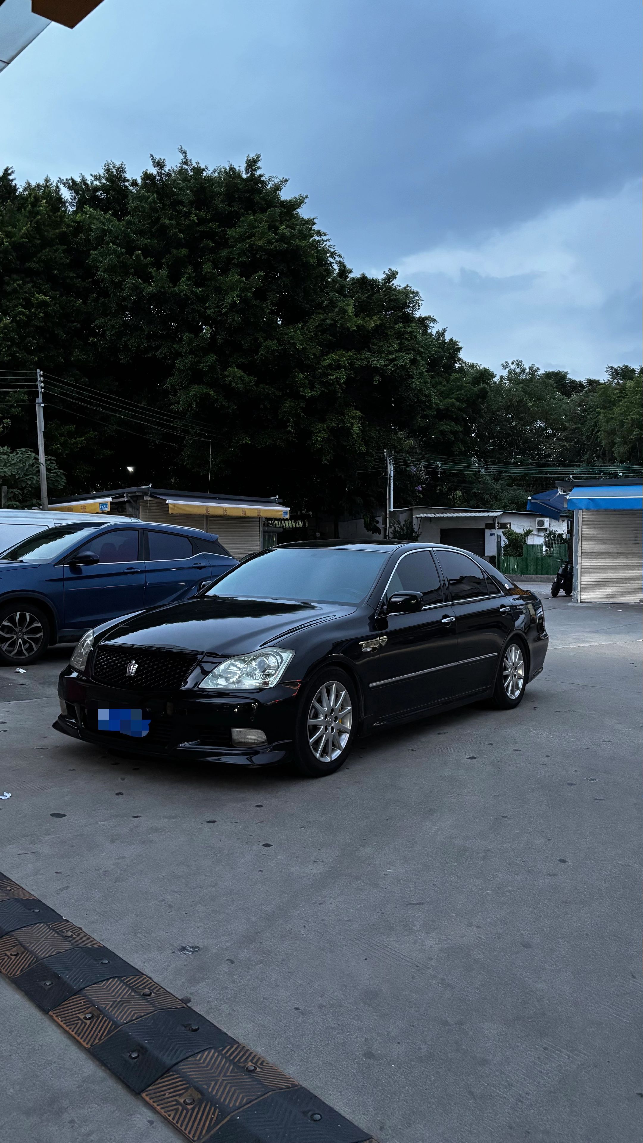 生活从来不是选择 而是热爱 丰田皇冠 经典 情怀老车
