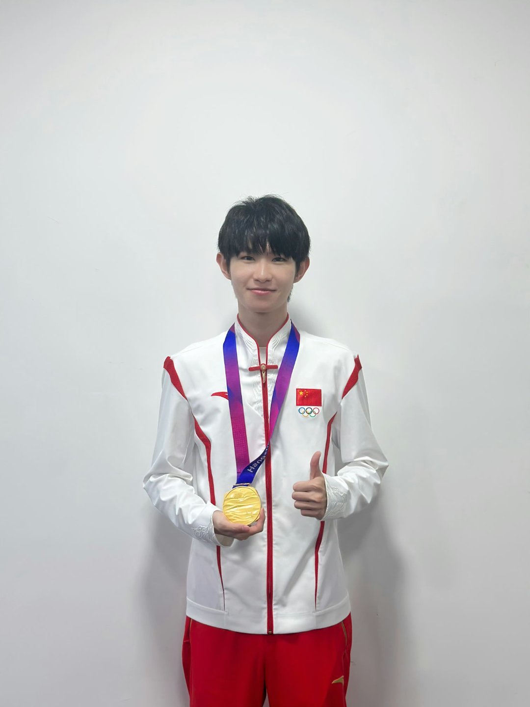 #一诺微博认证两届亚运冠军#
认证更新，双金荣耀落定 ​