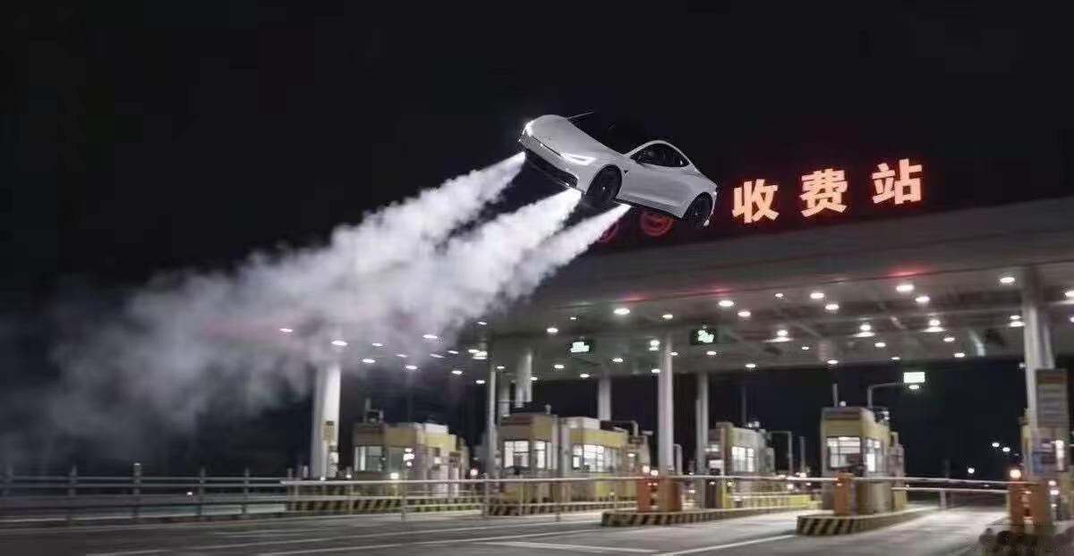 看完特斯拉新款飞行跑车…我忽然有了一个大胆的想法不知道当讲不当讲！！