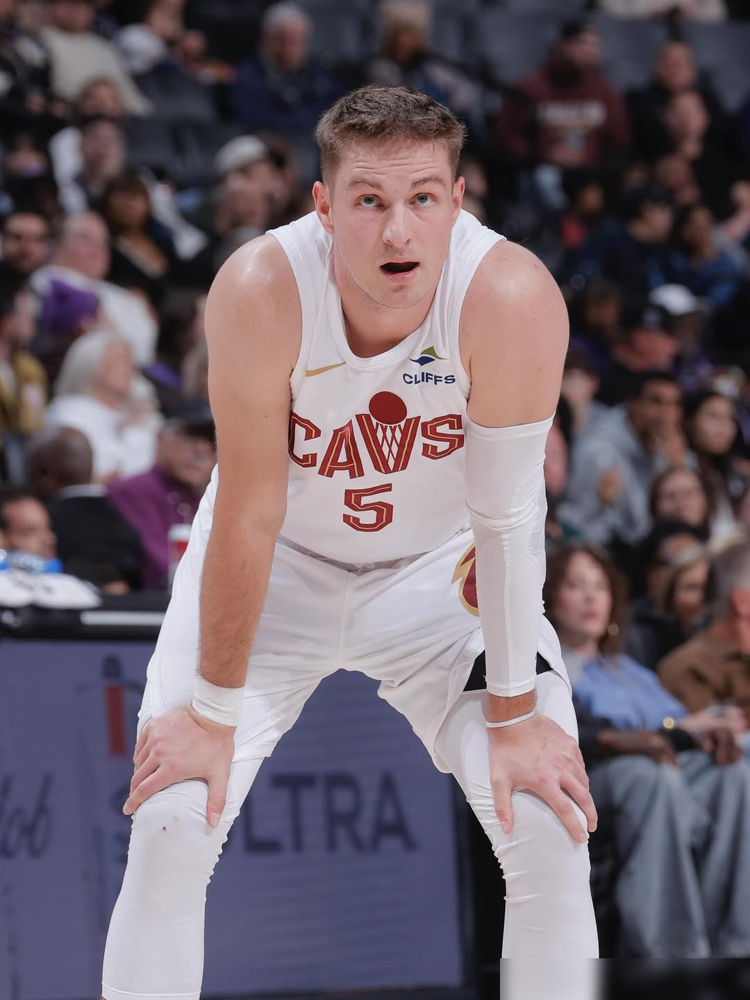 都说哈登是球队毒瘤，我以前不信，直到快船领先20分被翻盘，全队拿不到9...