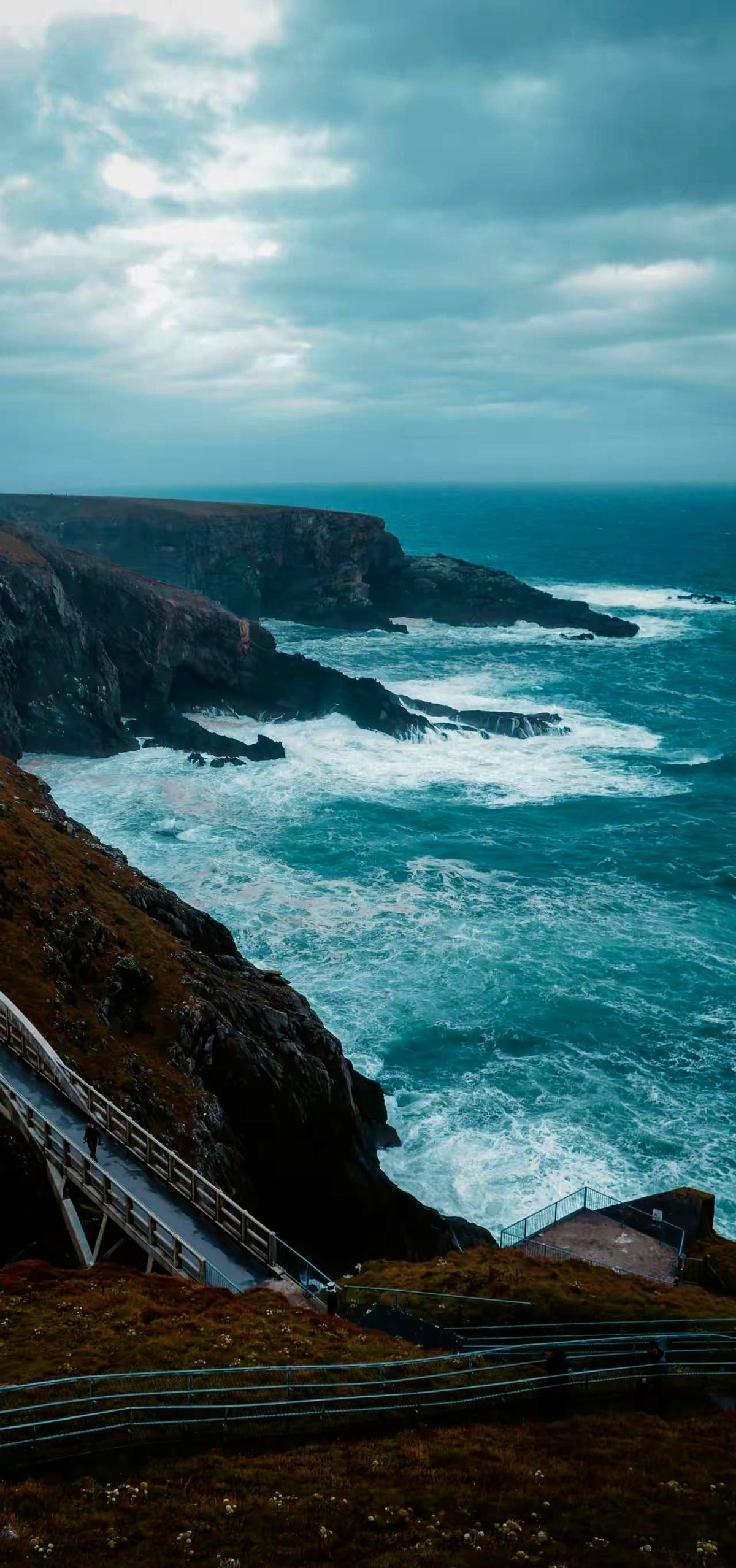 一位性学专家说：“夫妻之间玩的越放松，关系反而越深。你表现得礼貌、克制...