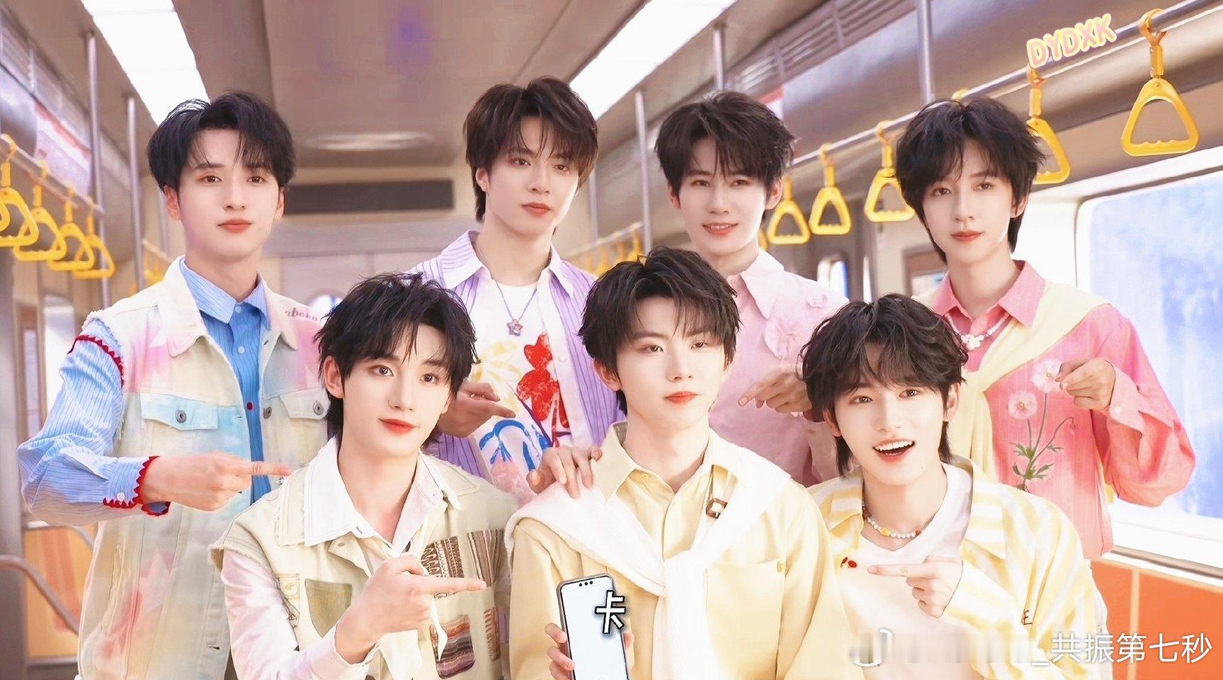 #时代少年团的旅行手帐#🍿🍿才华与热血铺满成长的阶梯🧩始终不变的初心经久不绝🔥听第四张专辑「加冠」新歌《登顶》，看少年们捧回属于自己的奖杯🍿🍿 ​