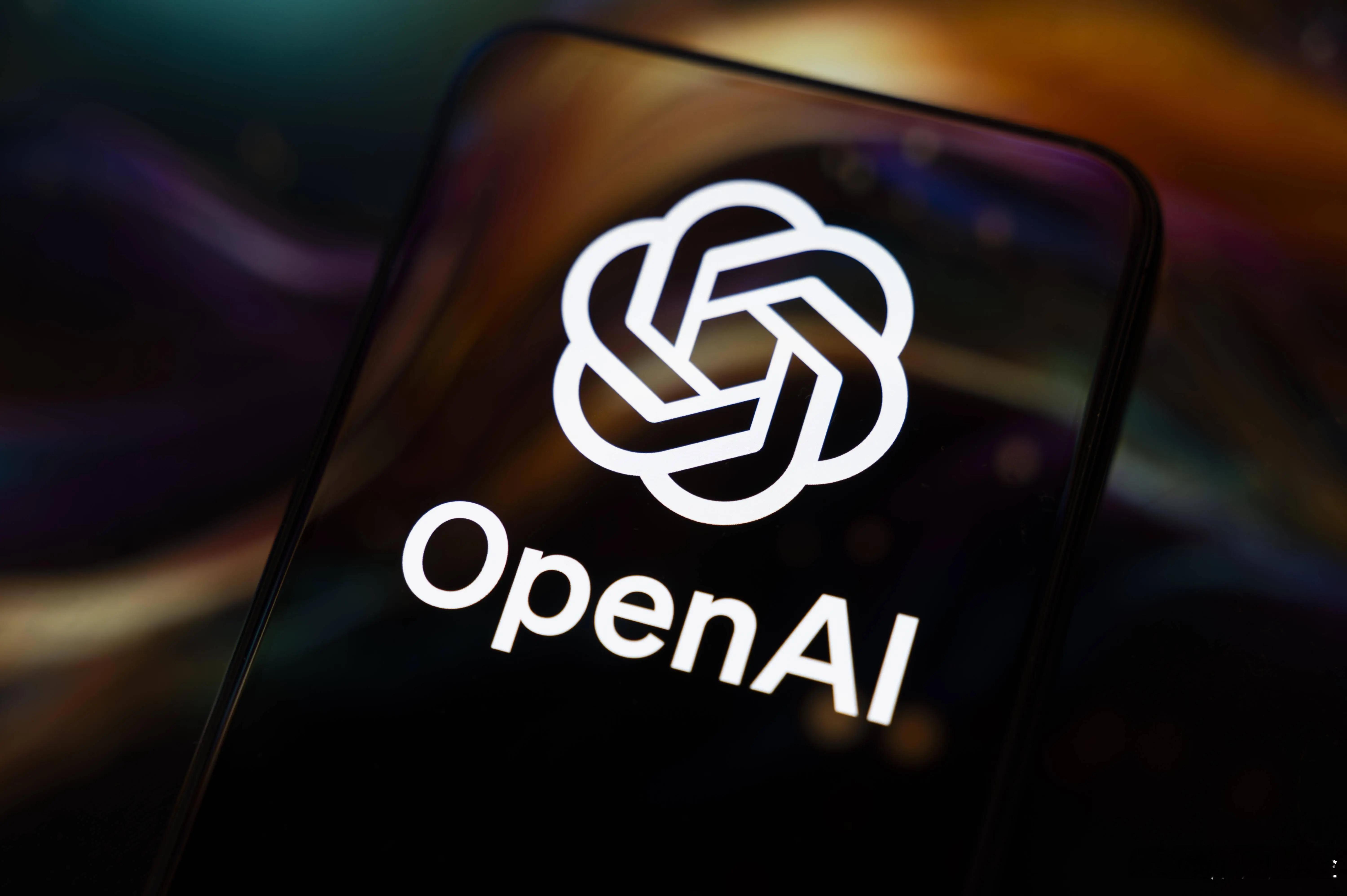【#OpenAI等购买数万台Mac训练AI智能体#】据报道，OpenAI等一些人工智能实验室已经购买了数万台Mac mini和Mac Studio，用于人工智能强化学习。OpenAI正在使用这些Mac来训练AI智能体，并且急需更多此类设备。另据知情人士透露，Anthropic也从亚马逊AWS租用Mac mini，一些初创公司甚至正在构建仅限Mac的 ​