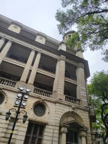 沙面大街很漂亮，适合拍照打卡