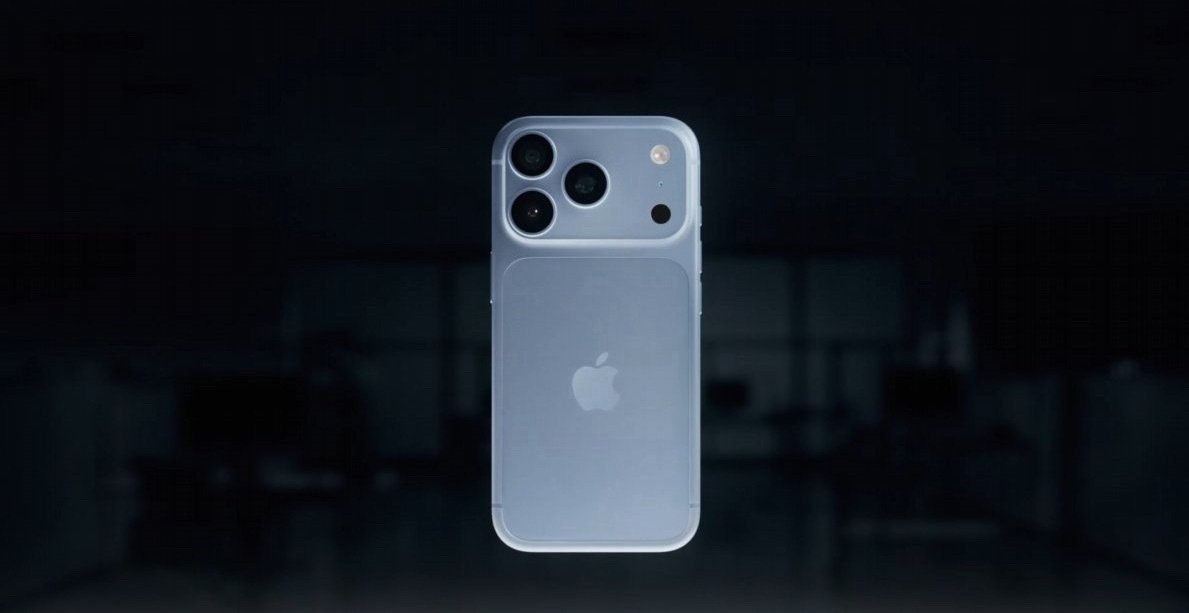 #你抢到新iPhone了吗# 9月12日晚8点，苹果iPhone 18 Pro系列正式预售，相比上代上涨了1000元。官网及各大电商平台开售即售罄。 #苹果18 抢不到# ​