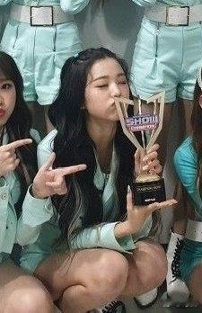 #张元英周边中转站[超话]#  出 ive izone 张元英 签名拍立得 亲签拍立得 
1.1w ​