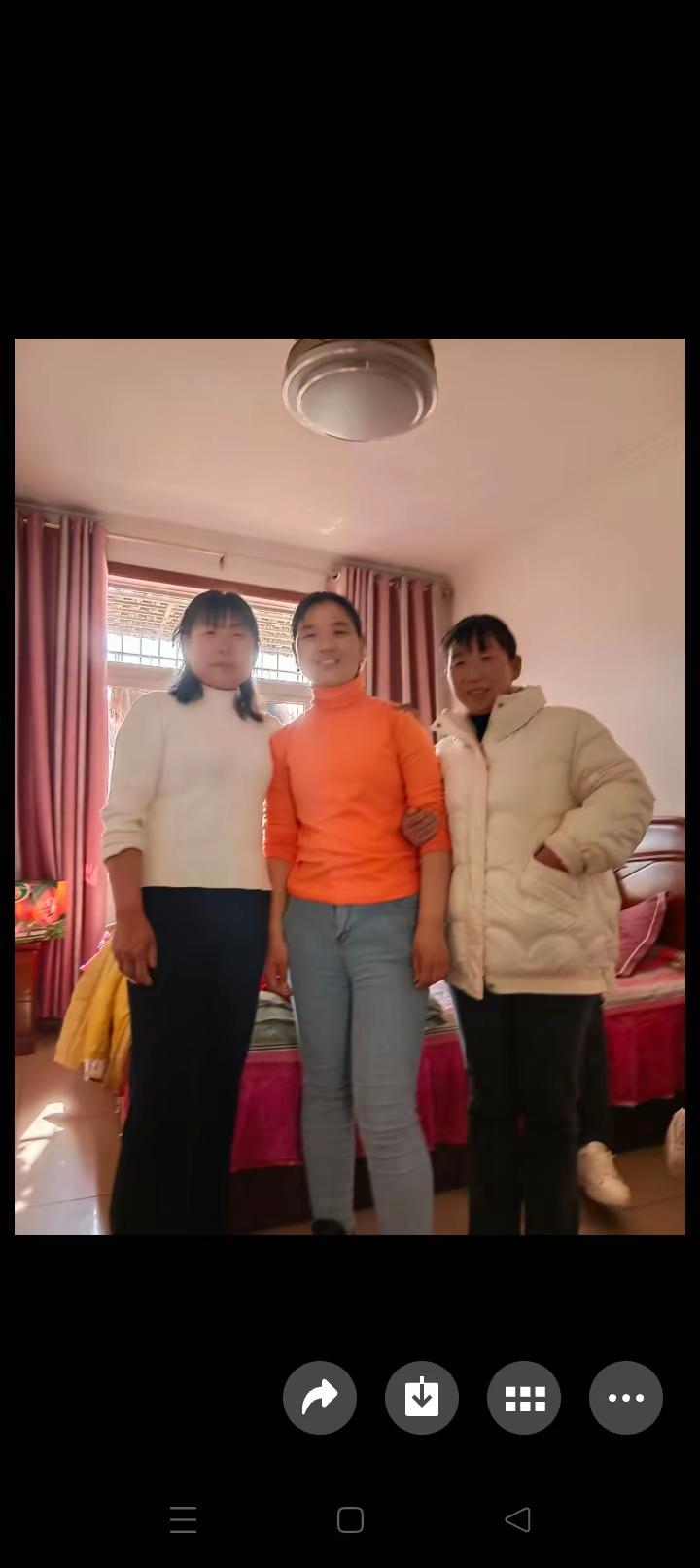 <p>兄弟姐妹情深 <!--{img:0}--><!--{img:1}...