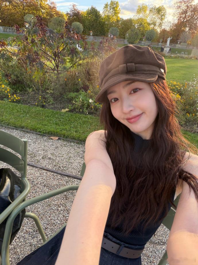 邓恩熙美得好有生命力邓恩熙好鲜活的少女感 美得好有生命力，少女感很鲜活 ​​​