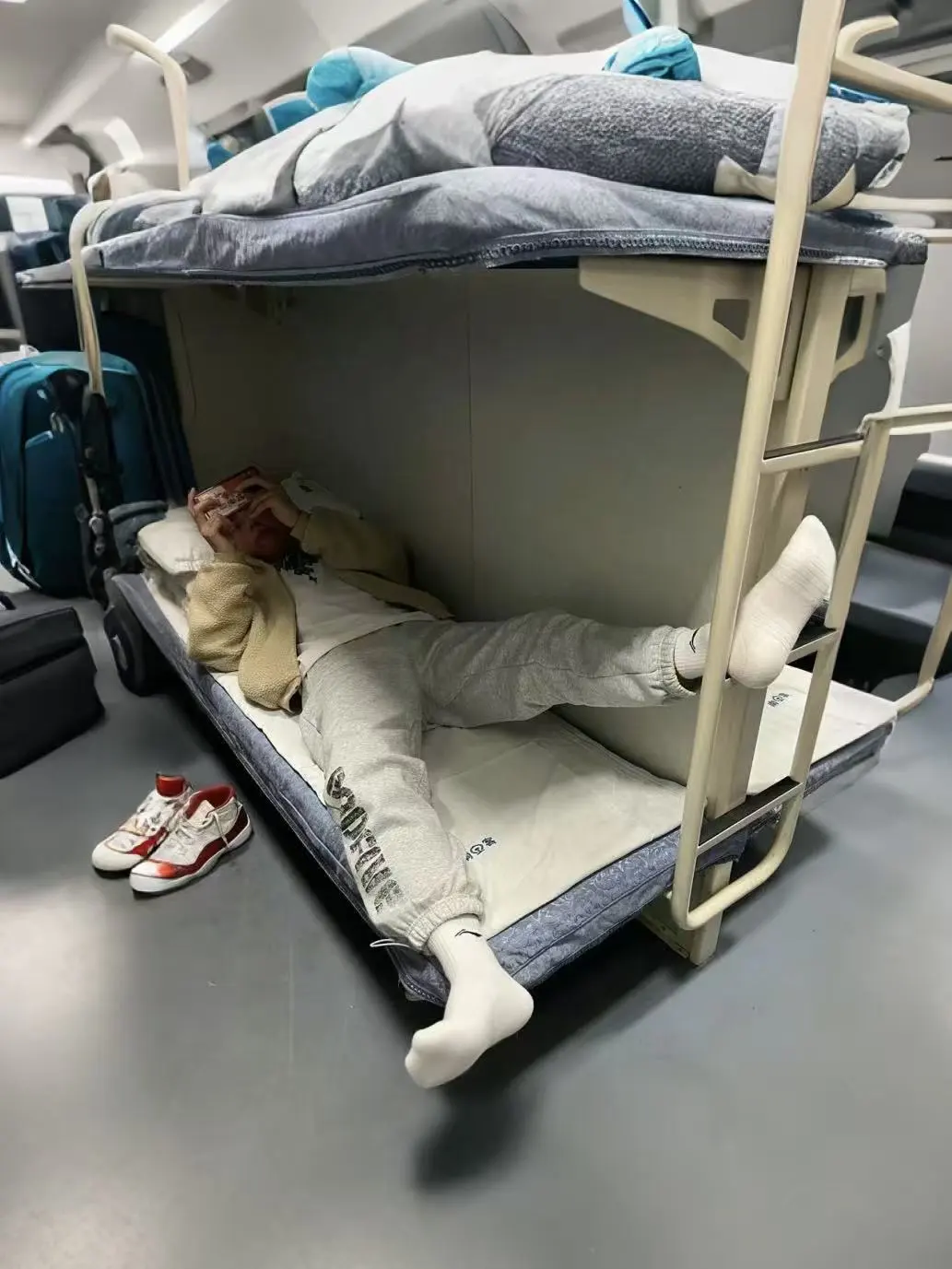 大哥，注意素质，遇到这种人你会咋办？