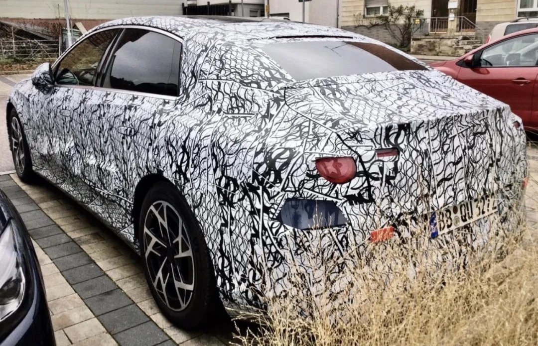 2026款Mercedes-BenzC-Class EV版尾部谍照