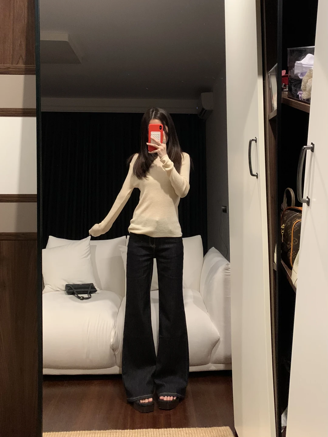 这条shen裤！搭越修身的上衣越显瘦啊🤔