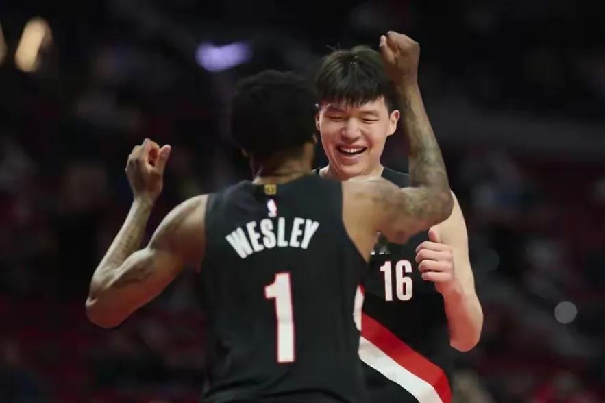 不愧是杨瀚森，这几场比赛看的真是过瘾！G联赛那场9投9中砍20+9，简...