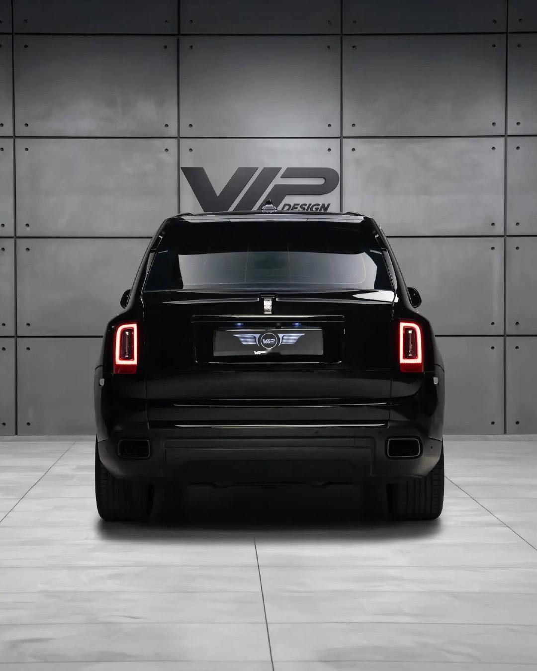 劳斯莱斯 Black Badge Cullinan ​