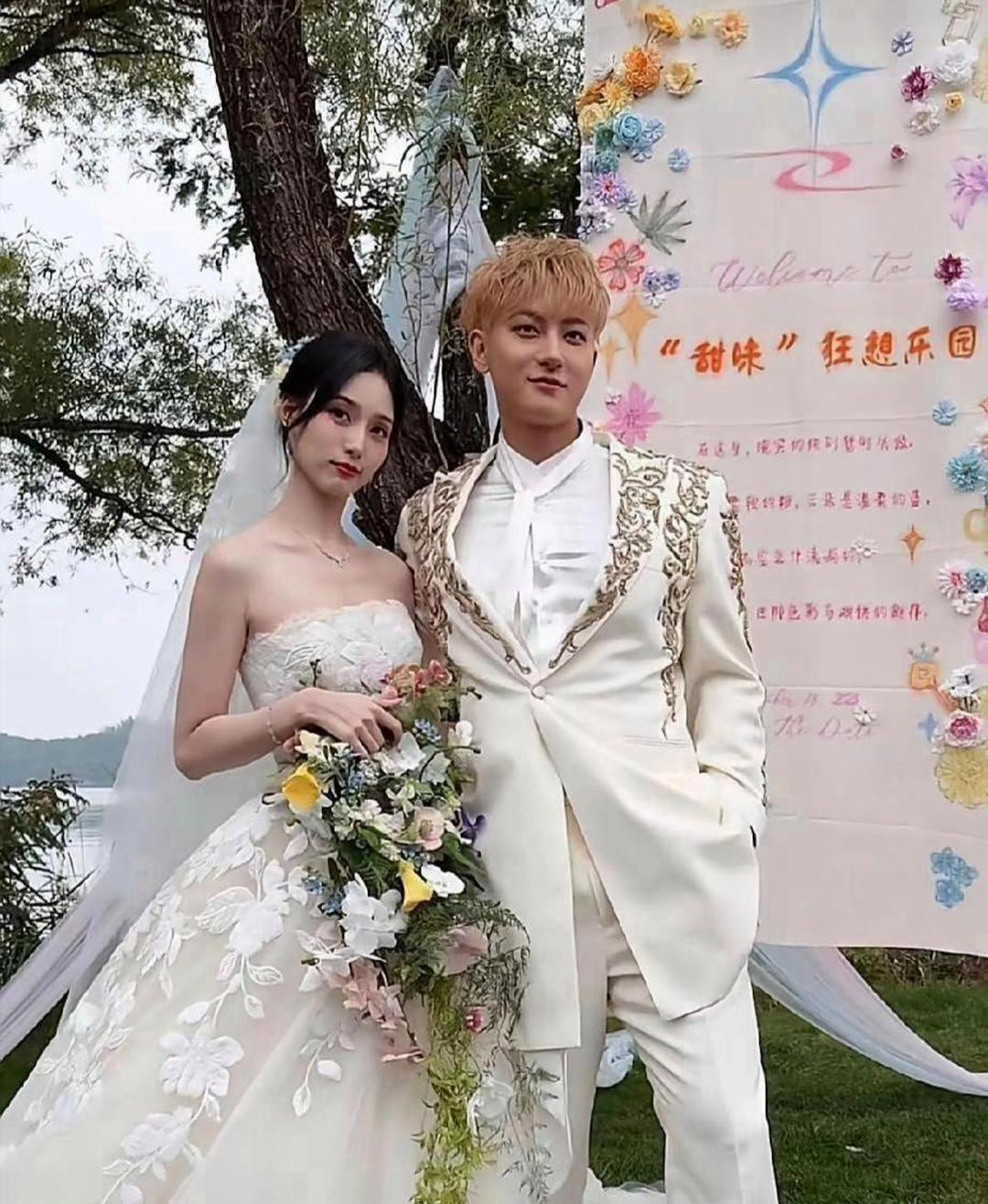 黄子韬今年32岁，结婚当天给所有男人甩了句大实话：找老婆，可以找比自己岁数小的，也可以找家里有钱的，但最关键的一条是--你对她生理上一见就心动，性格上还得互补 结果他跟徐艺洋在三亚办了场&
