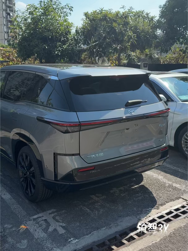 丰田造的车，空间上没毛病
