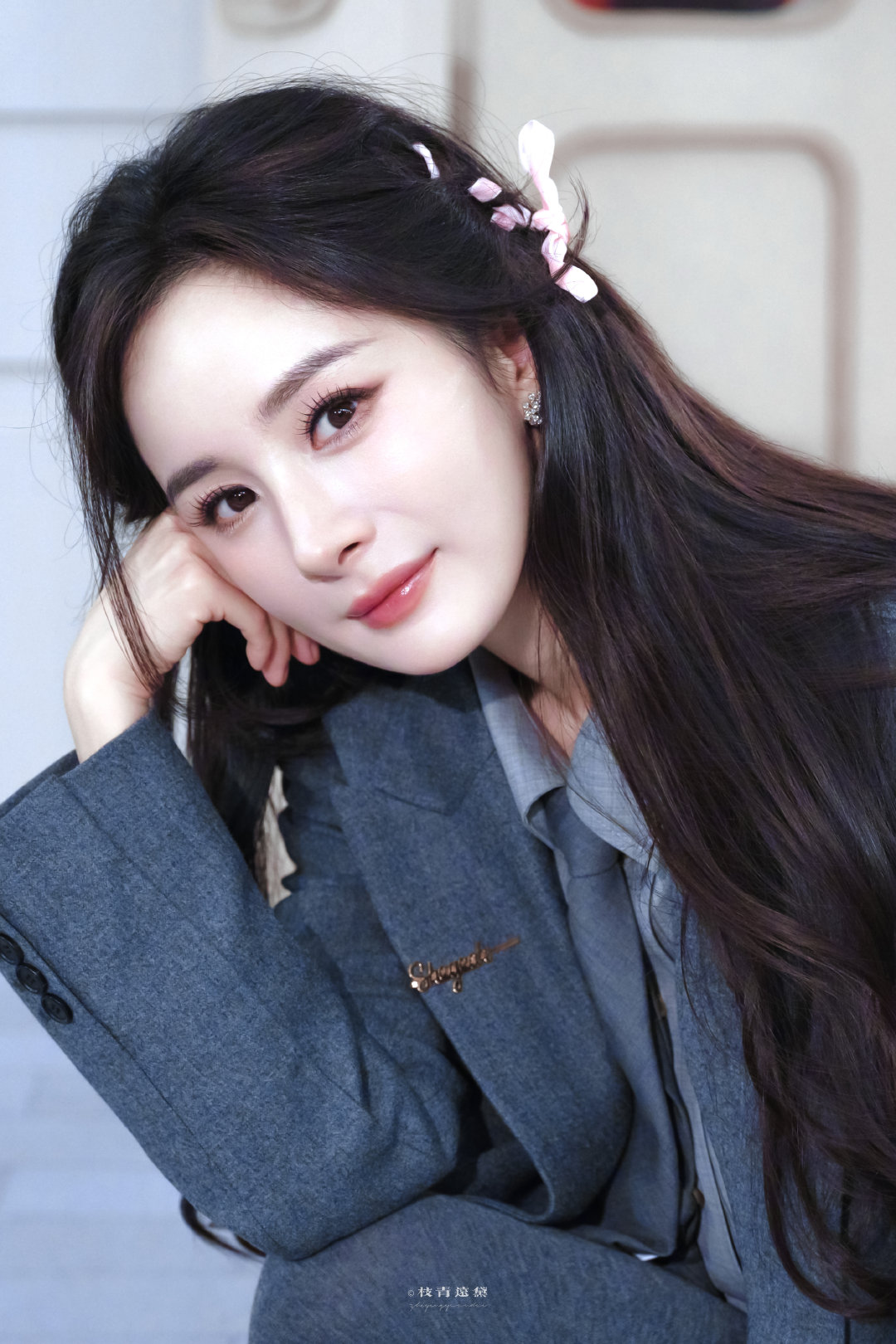 杨幂/女高🧸

#杨幂回应全网复刻短发造型# ​