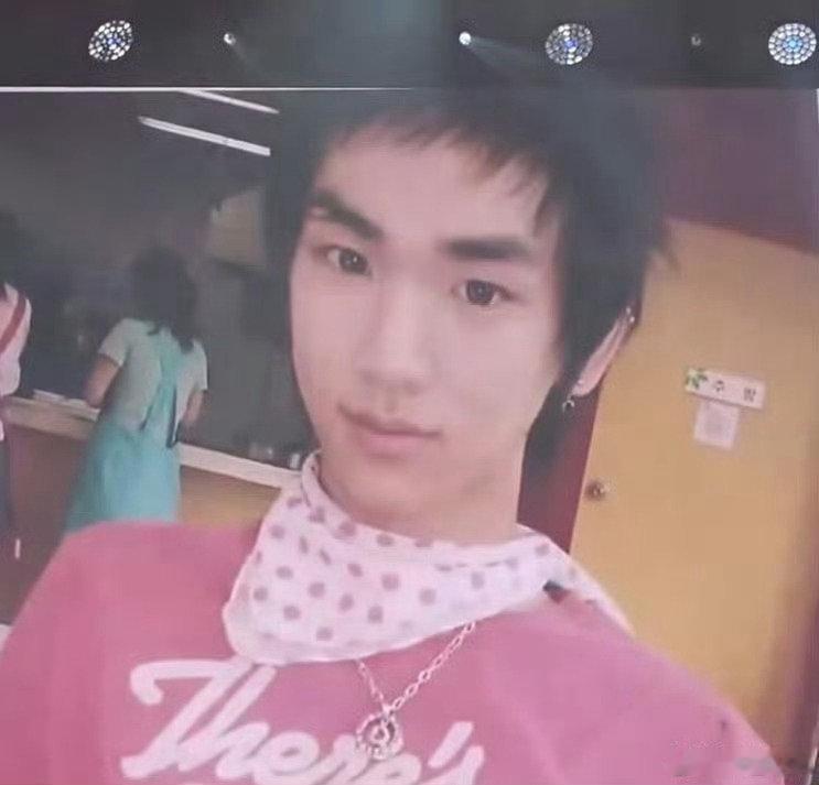 小王菲 ​