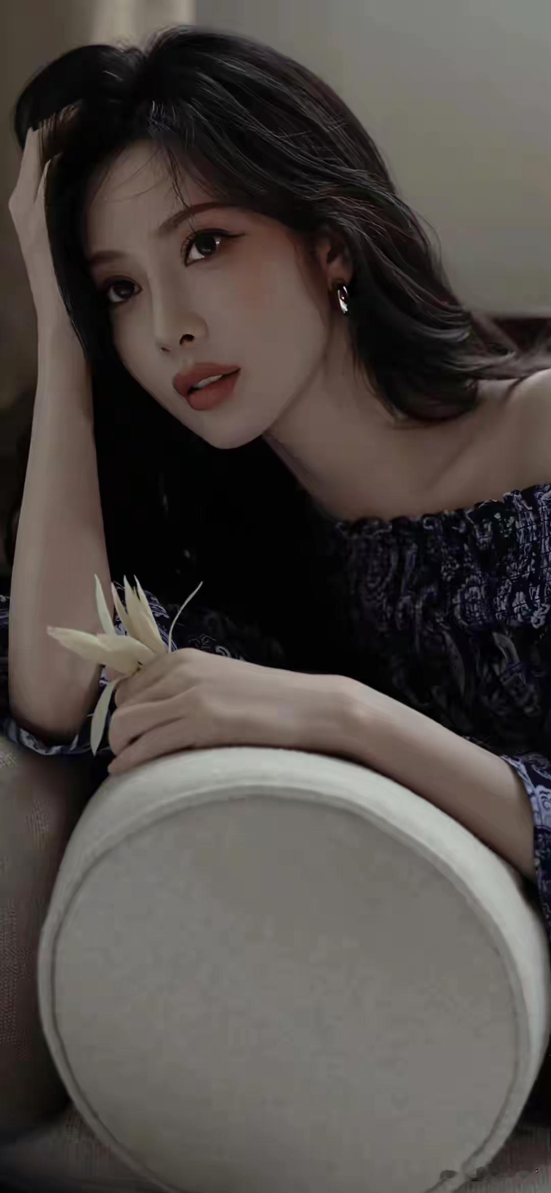 孟子义真是个很有魅力的艺人。她被称为盐系厨房代言人，这形象和她身上那种...