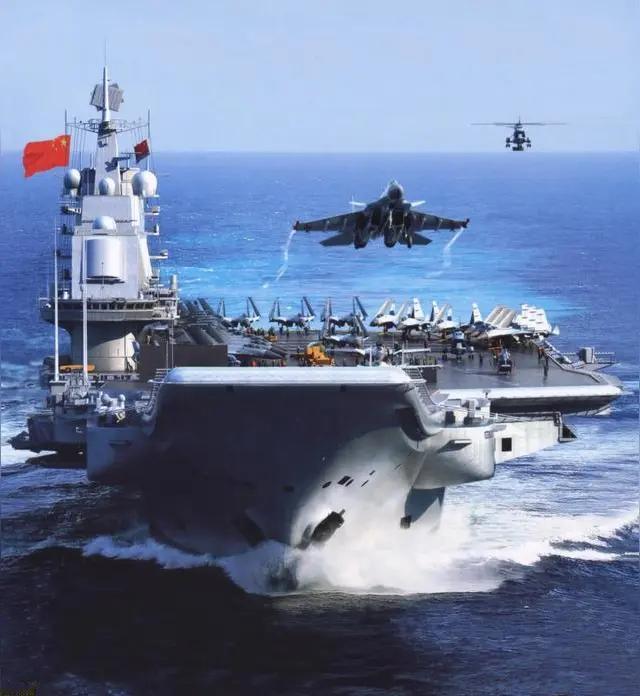 山东舰坞内改装已进行了9个月，这场从2026年初启动的大规模升级，其工期节奏受到外界关注。军迷圈普遍认为歼-35上舰基本没有悬念——这款双发中型隐身五代机本来就做了滑跃、弹射双适配，设计时就考虑到了适配现有滑跃航母的需求。目前的关注点有两个：一是此次改装是否会同步搞定空警-600的登舰条件，毕竟歼-