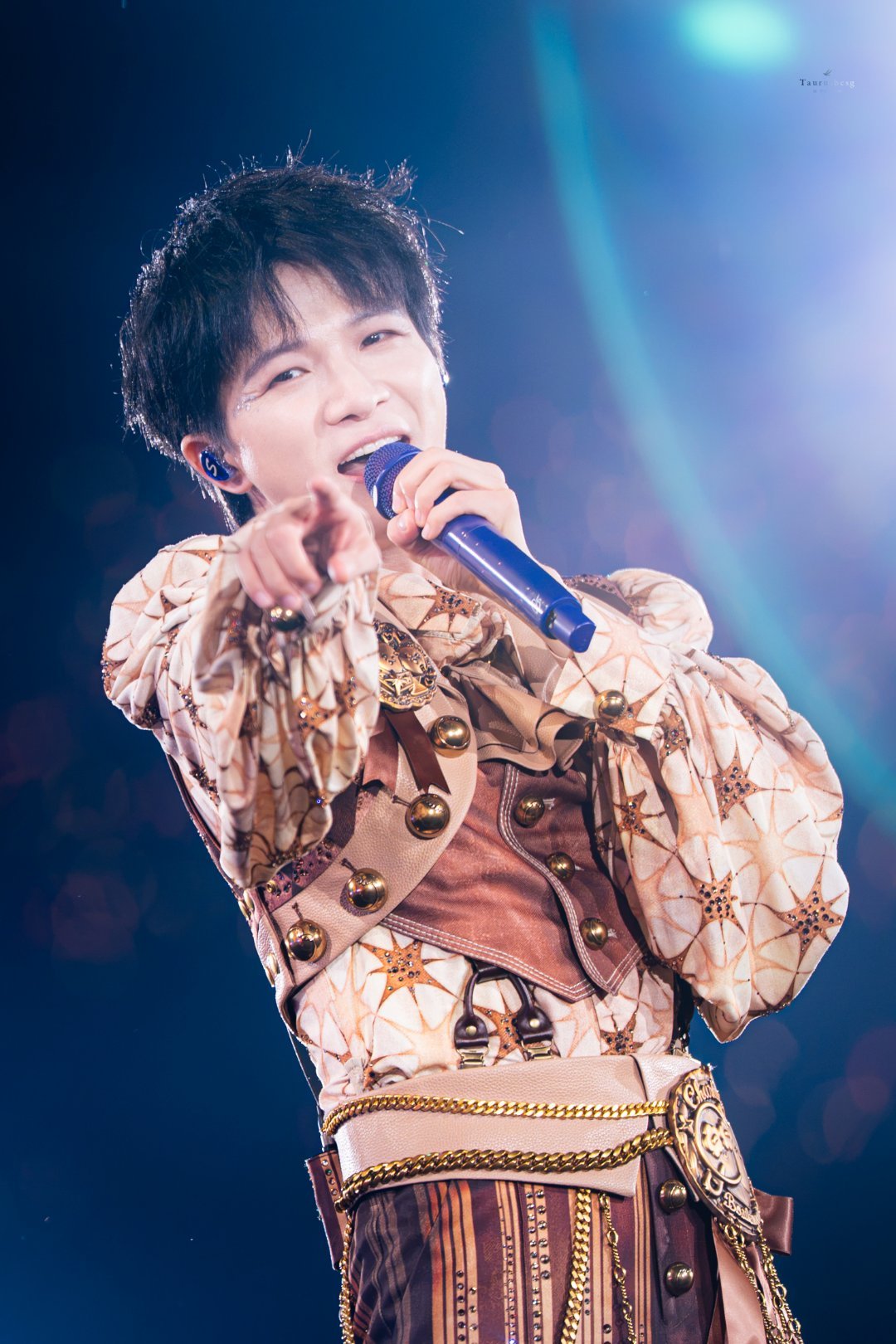 #周深[超话]##周深中秋鸟巢演唱会#[音乐]#周深2026深深的巡回演唱会# 
哇，刷到好多人送的花篮，形态各异，花枝招展[爱慕][爱慕][爱慕]，是花篮大赛吗[点赞][点赞][点赞][点赞][点赞]
就一句，周深太牛了[点赞][点赞][点赞][点赞]
中秋快乐，一切顺利​​​
#周深929生日快乐# ​