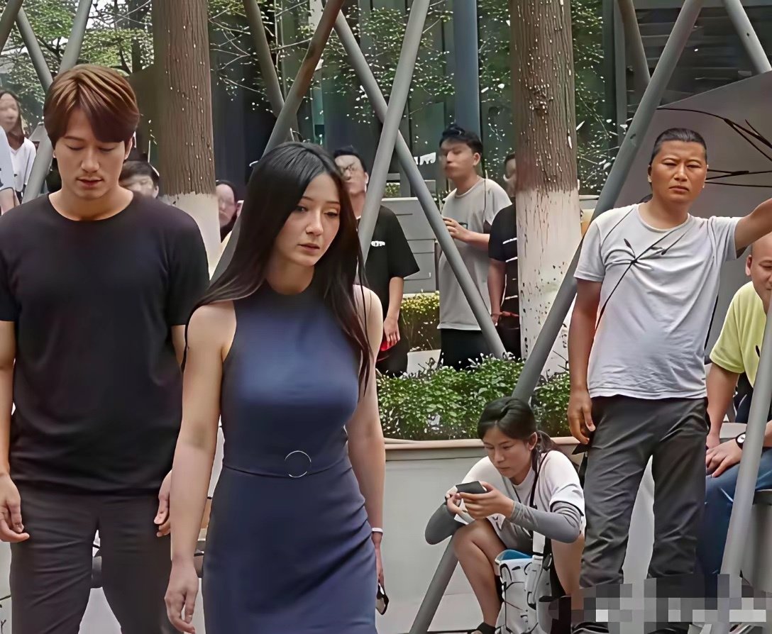 看路人的路透才知道柳岩的年龄感上来了。 ​