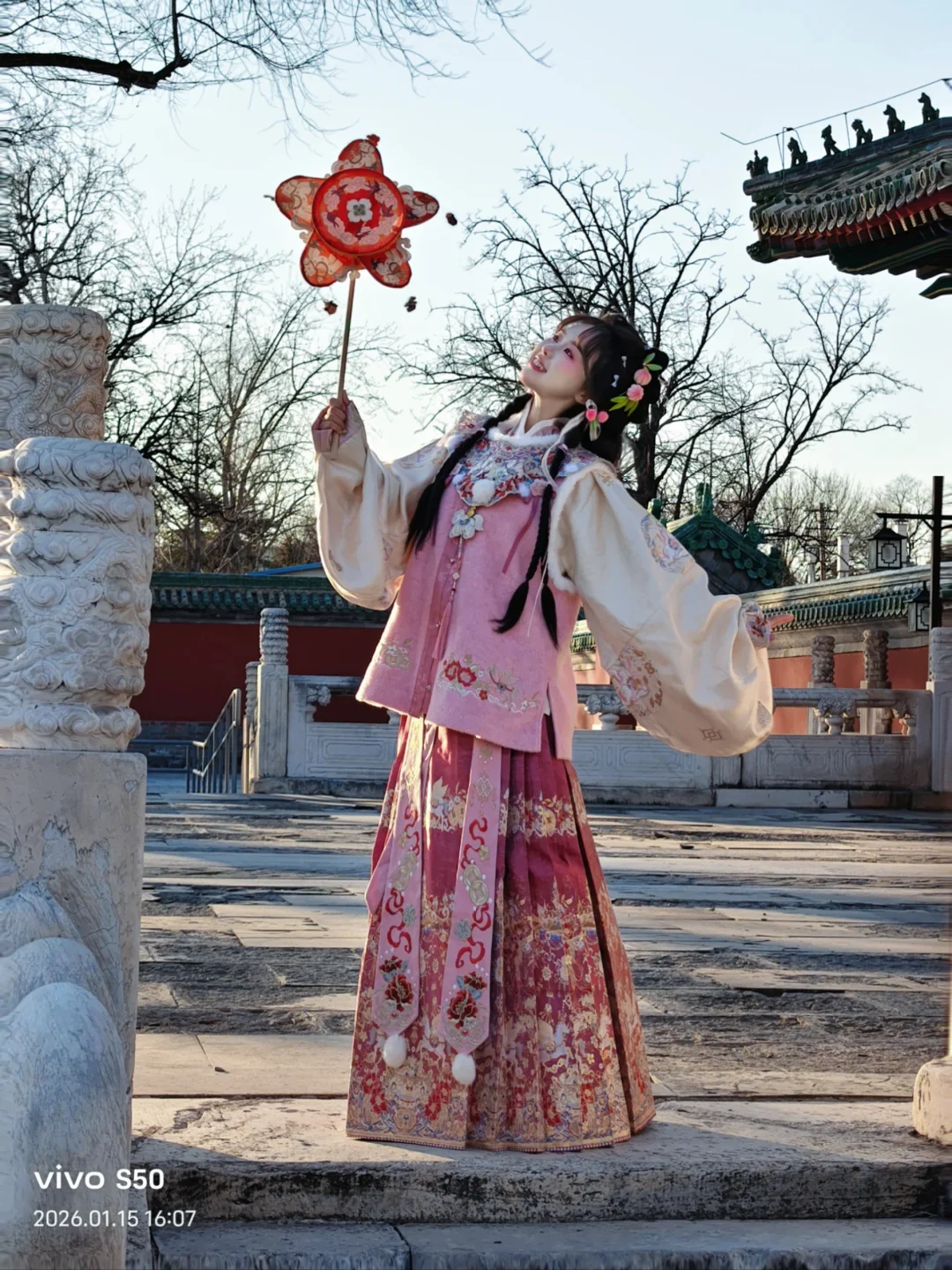 新年汉服但是粉色