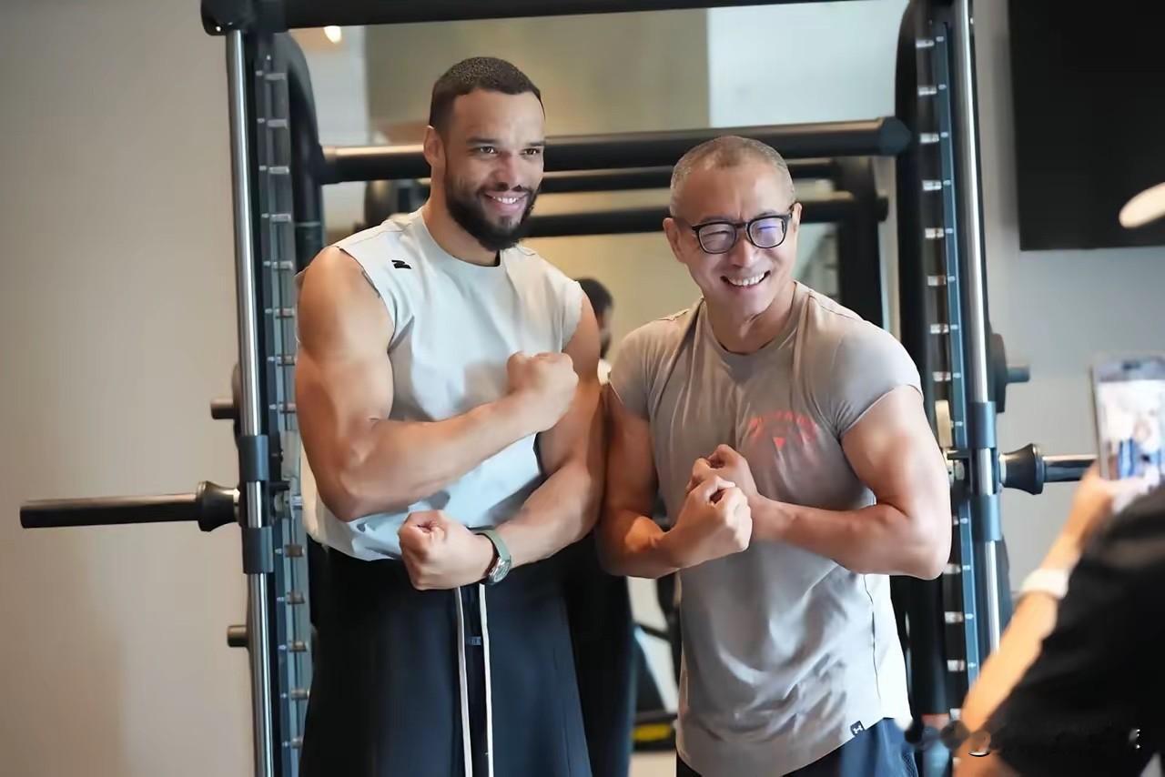 狄龙没有得到到应有的尊重。
美媒sleeper hoops在谈到这个话题的时候，首先就说出了自己的答案。
狄龙-布鲁克斯。
的确。
狄龙给人的印象一直是个恶人。
但，他在场上的有用是足以影响比赛走向，甚至是球队的气质的。
他能防守，有得分能力。
谁都不服，谁都敢跟你呛。
他其实跟追梦格林，贝弗利等是