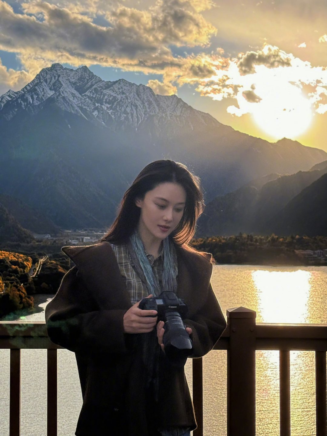 yxh干嘛呢？几百年前的视频给我拉出来，，，来看我们CVB三连冠女主#张馨予化完雀斑妆问老公好不好看# ​