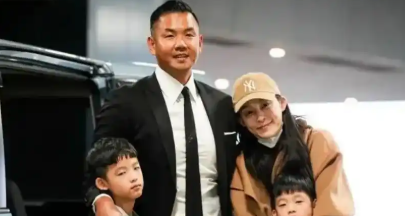 身体壮如牛，心梗却没跑，谁该警醒。
陈建州看球时突然心梗，血管堵了百分之九十，差点人没了。他常年健身，以前还是篮球运动员，这新闻看着挺意外，但仔细想想又不完全意外。
人再壮实也扛不住长期的精神压力。他那段时间官司缠身，联盟的事也闹得不顺，这些烂事压在心里，身体早晚会受不了。胸闷不舒服他自己还当胃病治