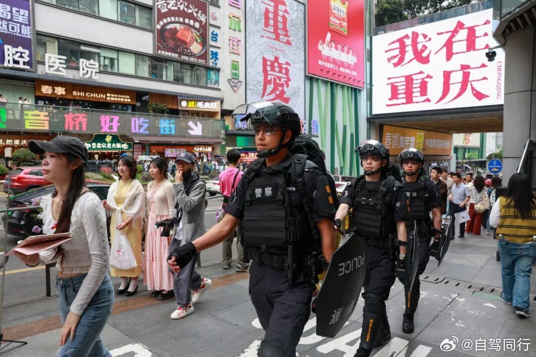 以三维治理筑牢平安基座：新时代基层警务的重庆两江实践  作为内陆开放前...