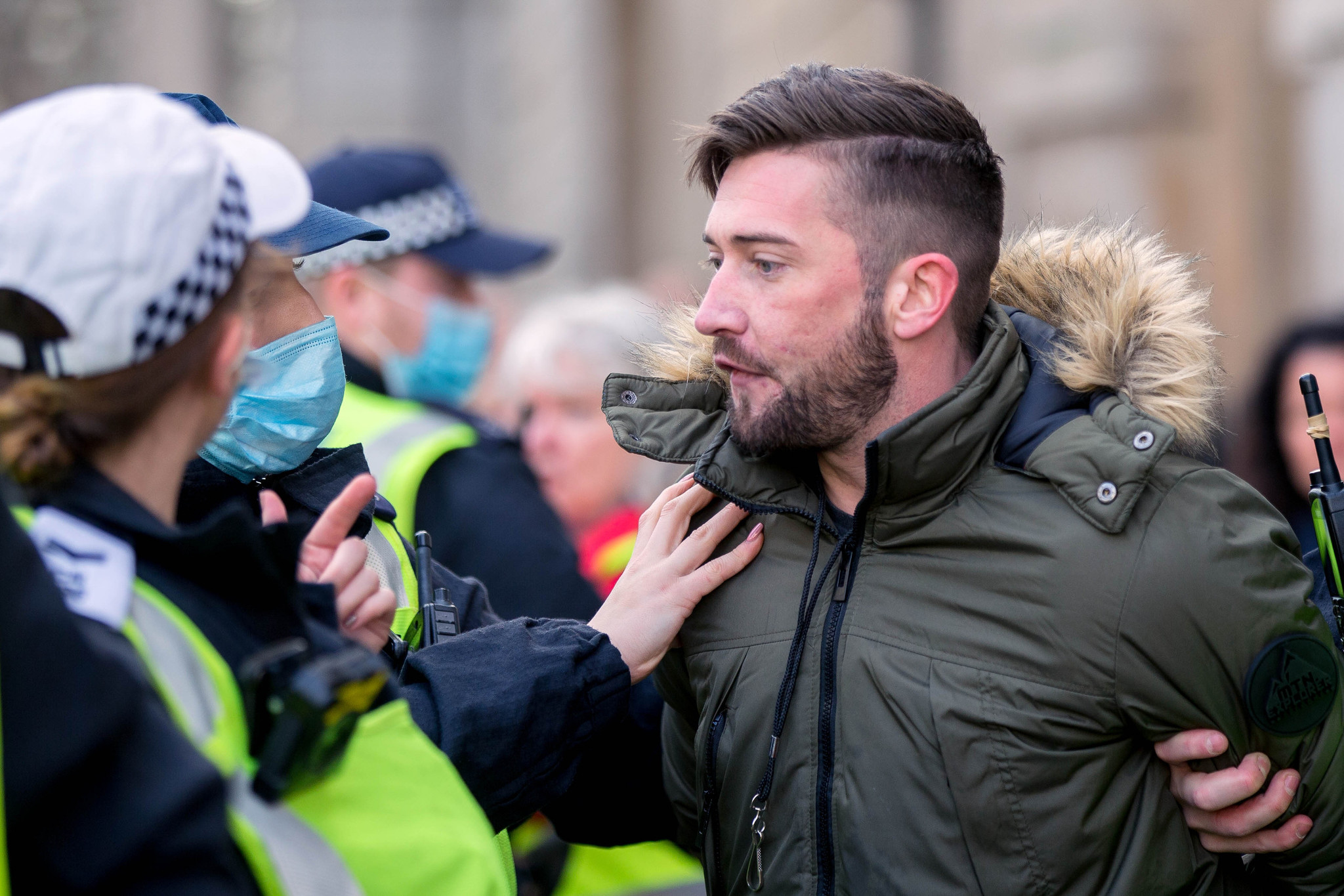 倫敦民眾示威反對居傢隔離 多名抗議者被逮捕-圖5