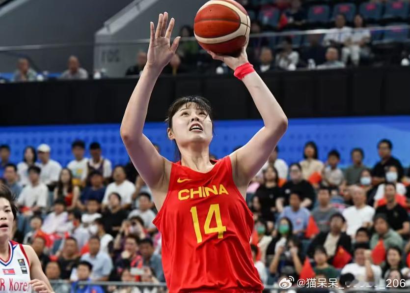 #篮球[超话]##WNBA[超话]# 
🚨中国女篮迎强援！WNBA双星压哨归队💪
🏀据国内篮球记者宋翔最新消息，中国女篮的两位WNBA战将——韩旭与李月汝，预计将在女篮世界杯前压哨归队，为国争光！🔥
🌍中国女篮已启程前往欧洲进行海外拉练，随后将直飞德国，开启世界杯的征程。韩旭和李月汝因征战WNBA ​