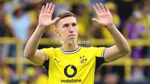 德国媒体SPORT1报道，多特后卫施洛特贝克在当地时间本周日作为奥迪车队的嘉宾出席F1赛事，并且接受天空体育采访。
今夏的世界杯赛事中，施洛特贝克代表德国队出战了两场比赛，但在对阵科特迪瓦的小组赛中伤退，随后则是确定伤缺数月。
谈自己的伤情
这是一场旷日持久的拉锯战，世界杯上的日子并不好过 ​