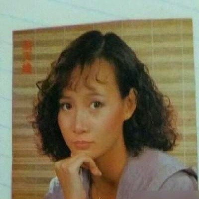 吴君如憋了四十多年终于开炮：当年没演成《鹿鼎记》的阿珂，就是监制偏心！

1984年那场选角，她败给商天娥，只能去演戏份极少的曾柔。

当年抢到阿珂的商天娥，后来却背了十几年的“片场欺凌后辈”骂名。直到陈豪和马国明看不下去出来作证：她那是对戏太较真，像个严师，根本不是什么恶人。

如今63岁的商天娥