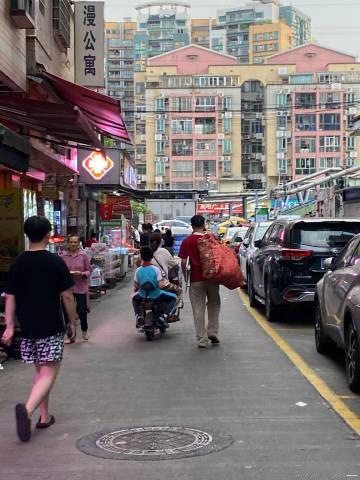 暂别黄村长达七年的人生之旅，扔了好多东西好多回忆，有美好、汗水、努力...