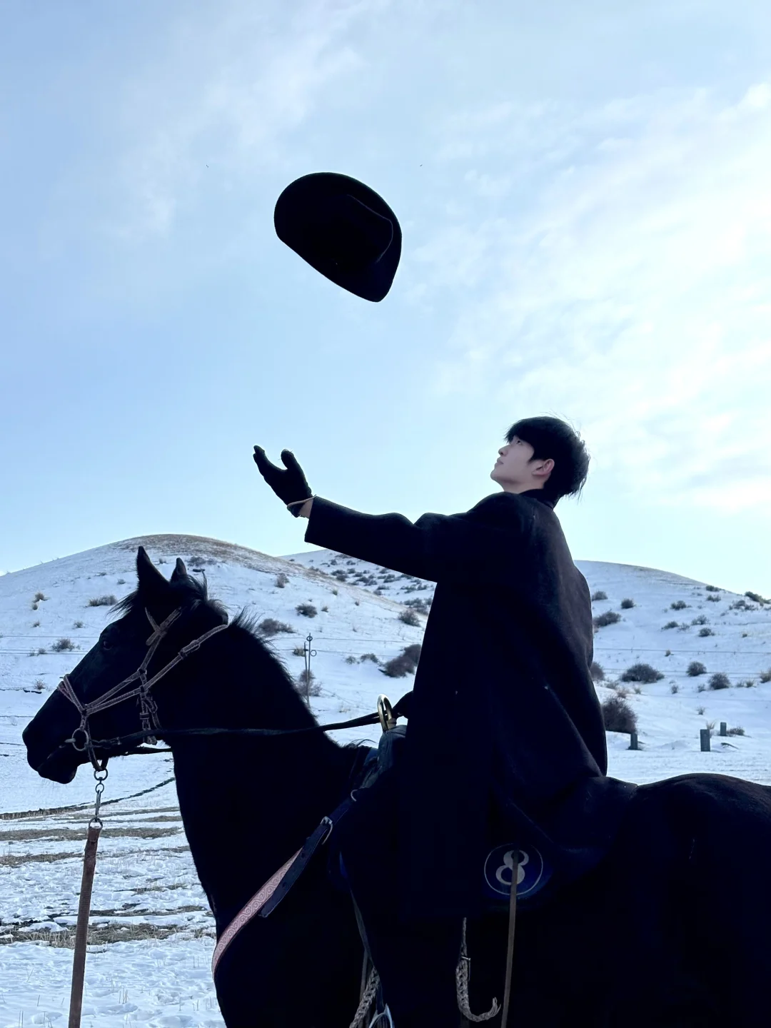 新疆骑马的嘴巴太严了…..