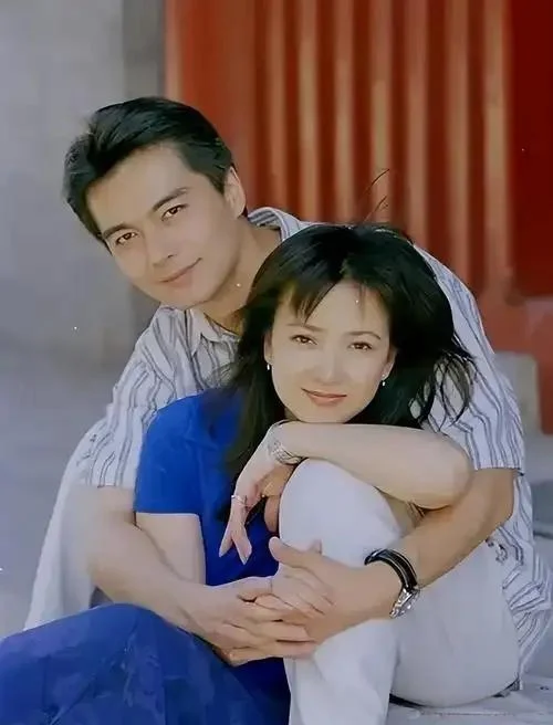 何晴走了！她到死都没撕的前夫，11月刚带儿