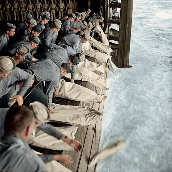 水手之墓上不绽放玫瑰，1944年