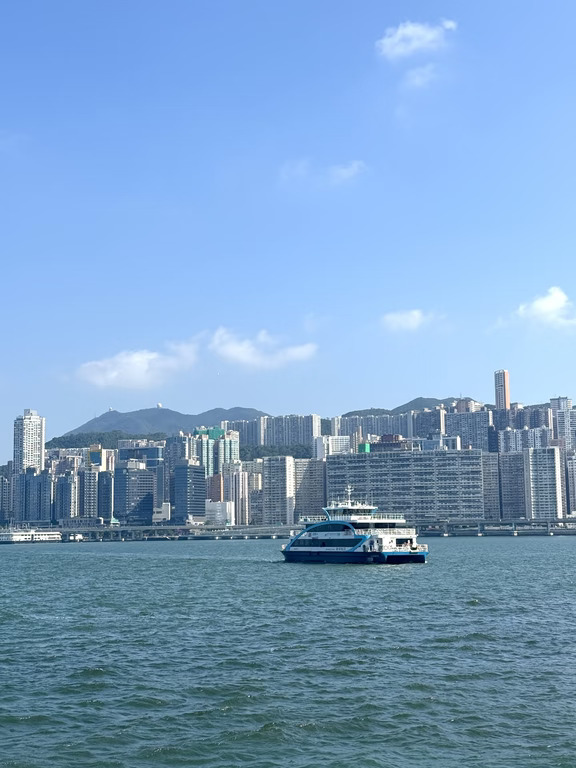 科技巨头明年AI支出超1.2万亿美元钱哪来？