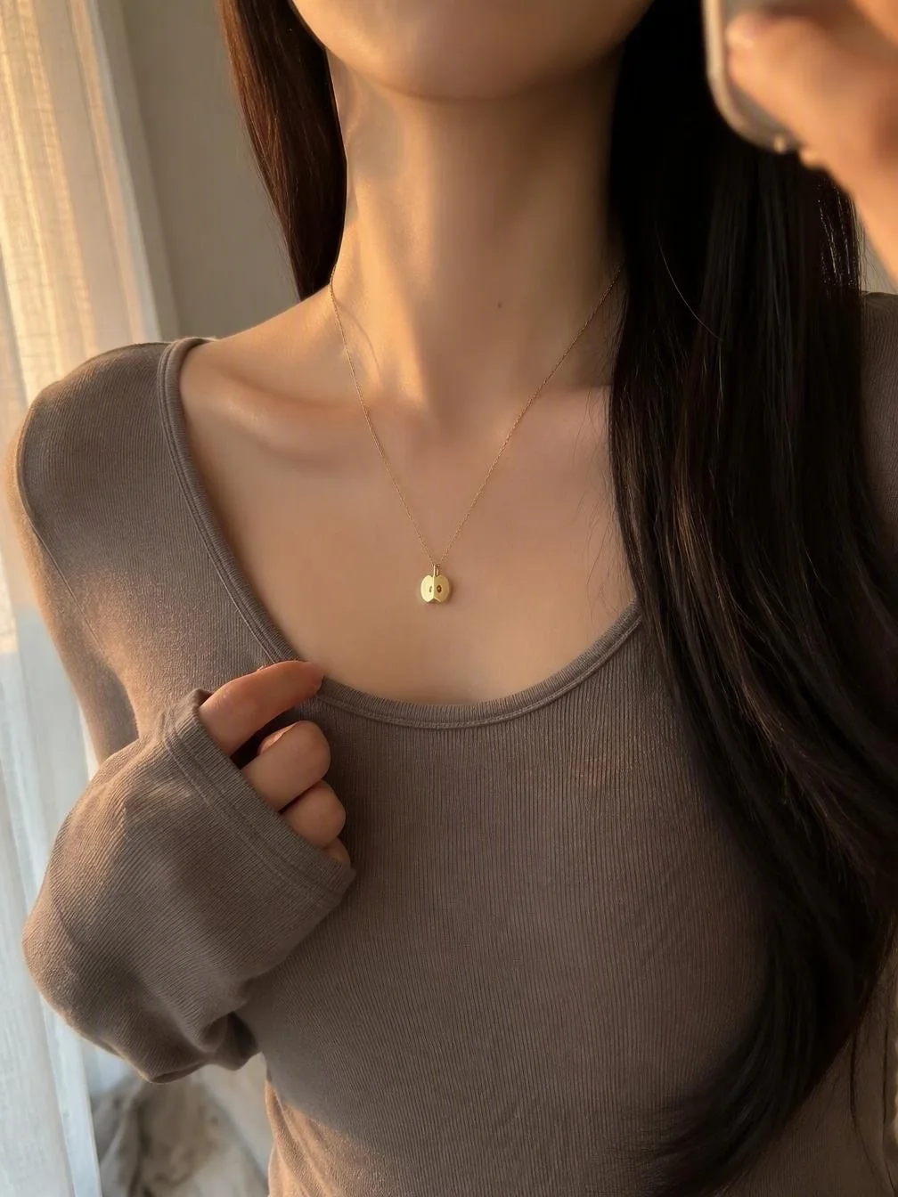 “藏在领口里的一点甜” |三分之二苹果🍎