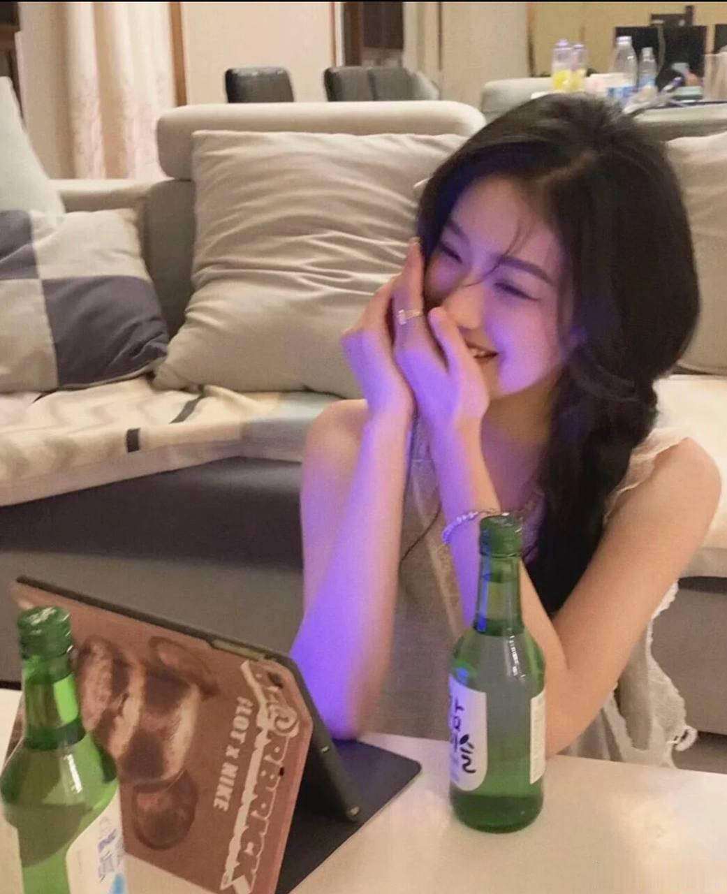 昨日巴萨国米，方向.比分依旧3✅️2精准捏碎！今晚利物浦都快伤成重症监护室了，还想掀翻曼城？

018：利物浦vs曼城（周日 英超 23:30）
风向：负|温度：12、02
分析：利物浦锋线直接成了重症监护室，伊萨克和加克波全伤了，曼城5连胜正顺风顺水，哈兰德今晚高低得在安菲尔德撒个欢，我看好曼城客场直 ​