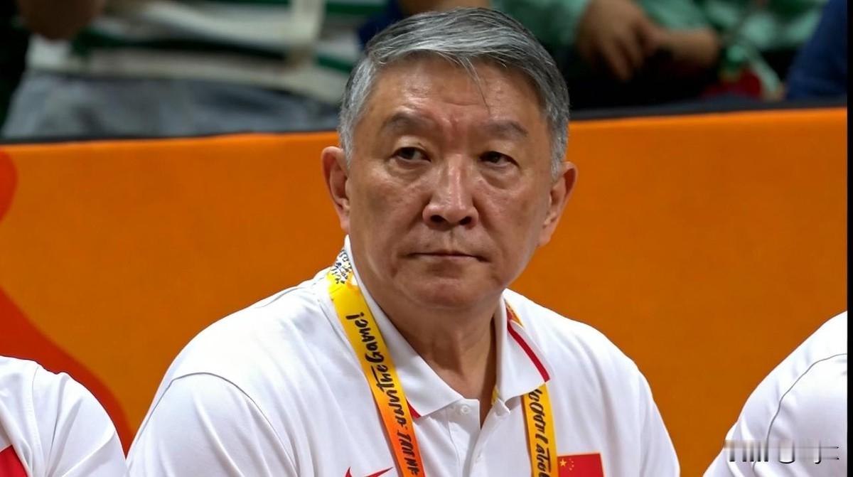 随着美国女篮55比52战胜意大利，中国确定进入世界杯八强附加赛，下一场对意大利我赌中国输意大利，原因很简单。
从小组赛的结果来看，意大利面对强大的美国队仅输了3分，而中国女篮却输给美国队33分。再看对阵捷克，意大利胜捷克九分，中国胜捷克四分。如果按概率和逻辑来算，中国女篮赢下意大利的概率仅为5%，几