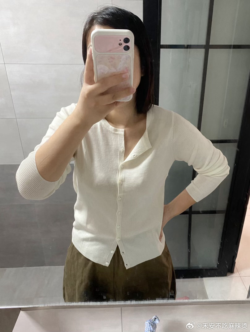 杭州一怀孕7个月的刘女士致电圆通客服取消订单，因系统“进线即投诉”的考核机制，普通咨询被自动记为投诉工单，导致快递员被罚款后上门对峙，刘女士受惊吓就医诊断为先兆流产。 一、核心事件：一次普通咨询如何演