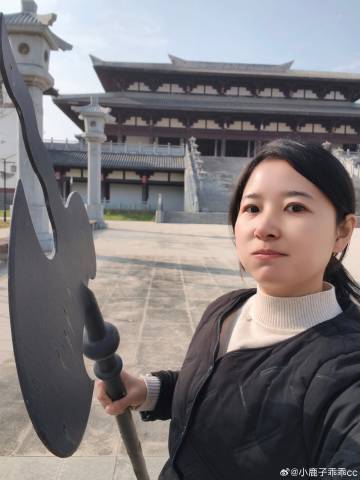 一大早领导跟我说，导演临时加了个角色，觉得我条件还不错，打算让我来演。...